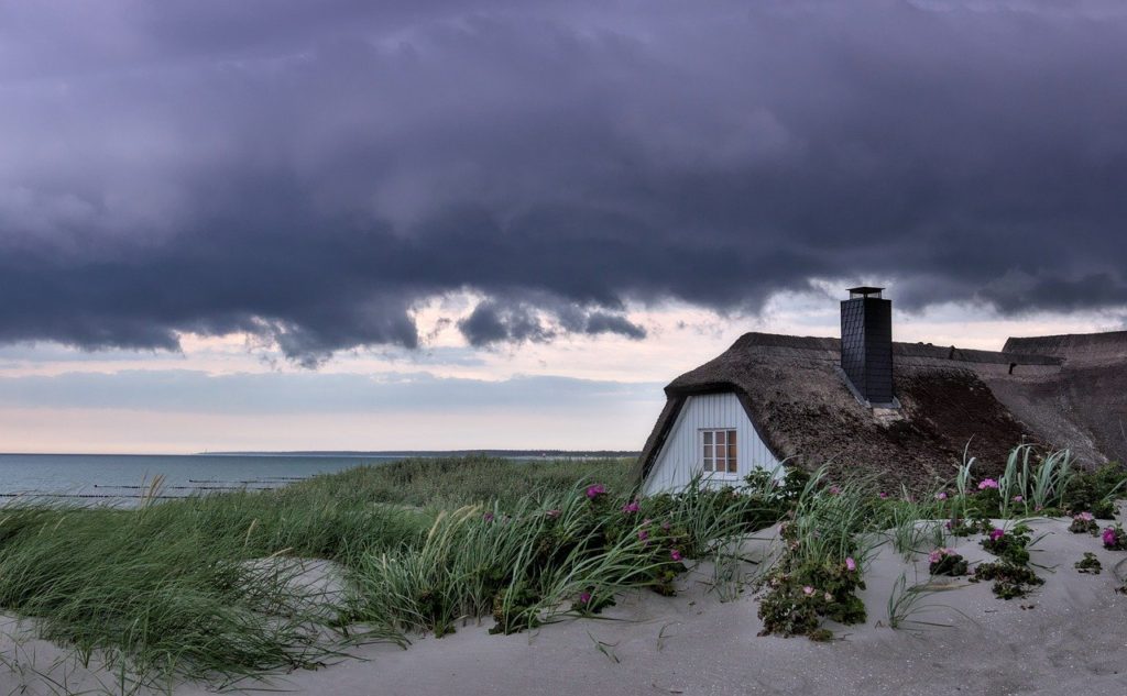 dune house, house, thatched roof